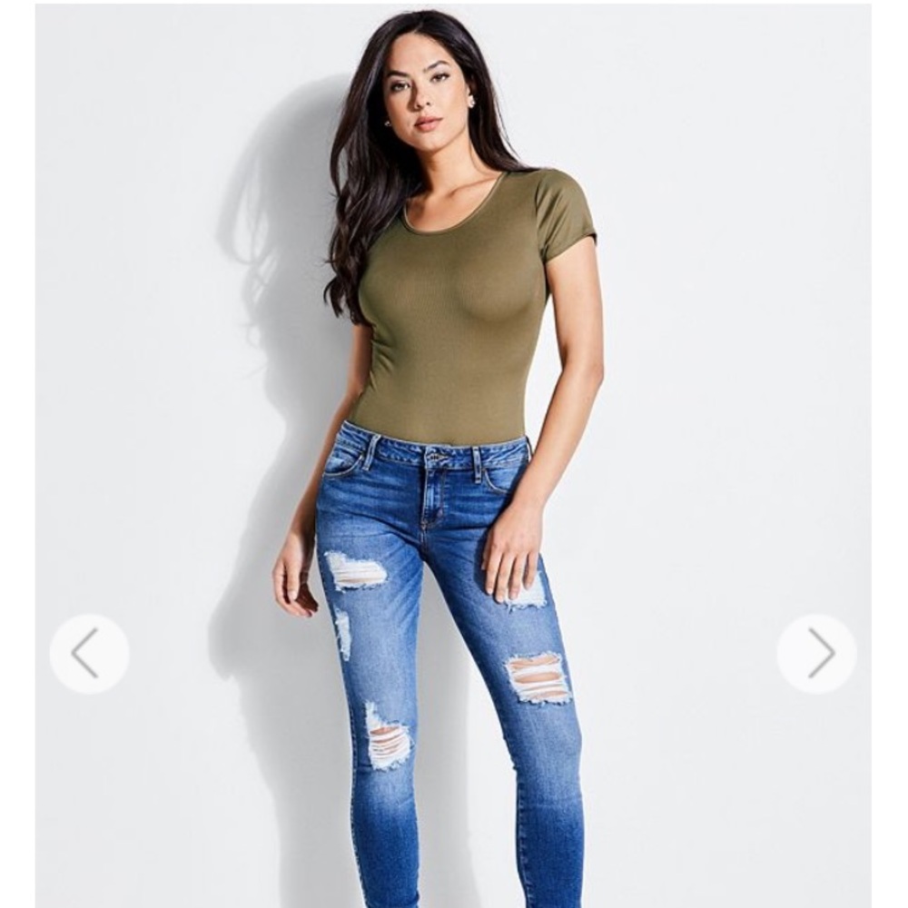 Guess top